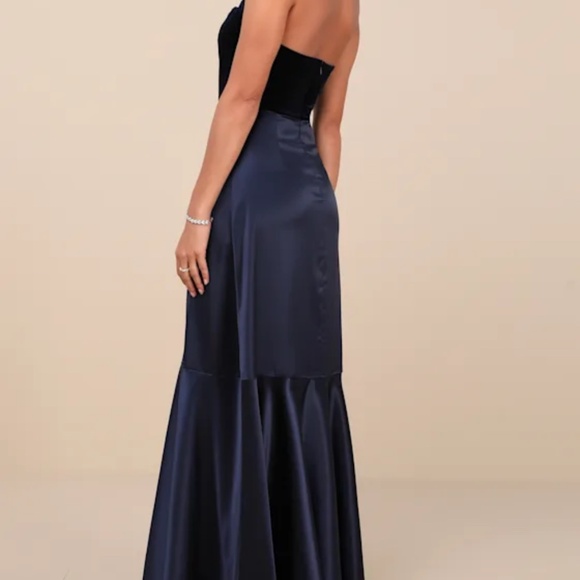 Lulus Mesmerizing Impression Navy Blue Mixed Media Halter Maxi Dress - Size L - Picture 2 of 7